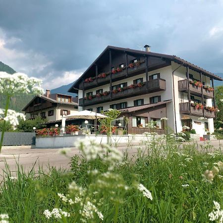 Hotel Ferrari Pinzolo Exteriér fotografie