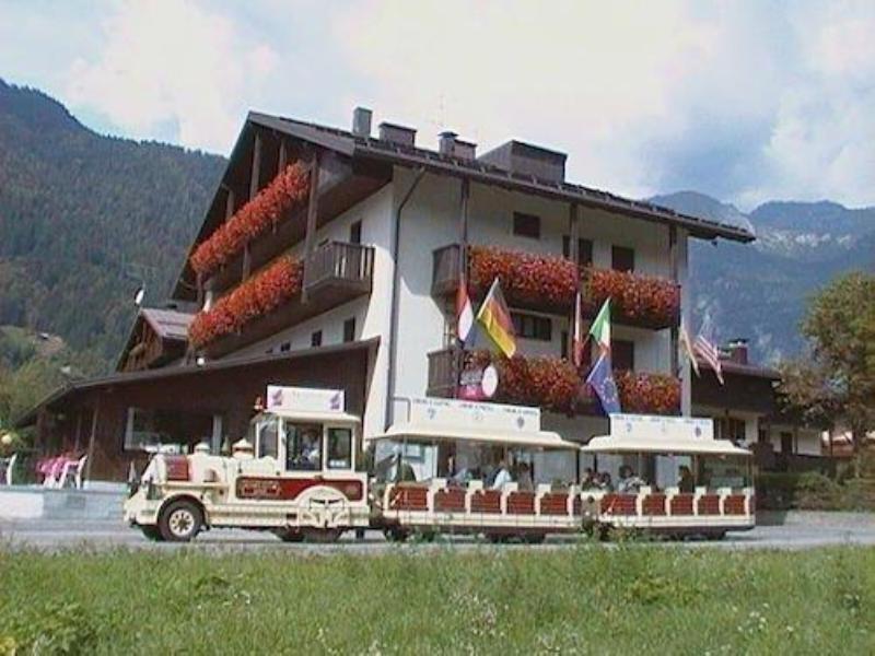 Hotel Ferrari Pinzolo Exteriér fotografie