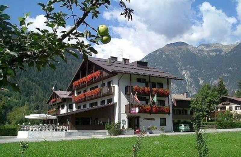 Hotel Ferrari Pinzolo Exteriér fotografie